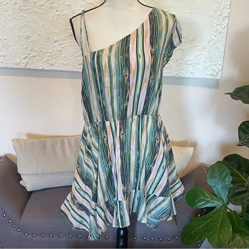 FREE PEOPLE ASYMMETRICAL SHOULDER PRINT DRESS NEUTRAL COMBO Sz L